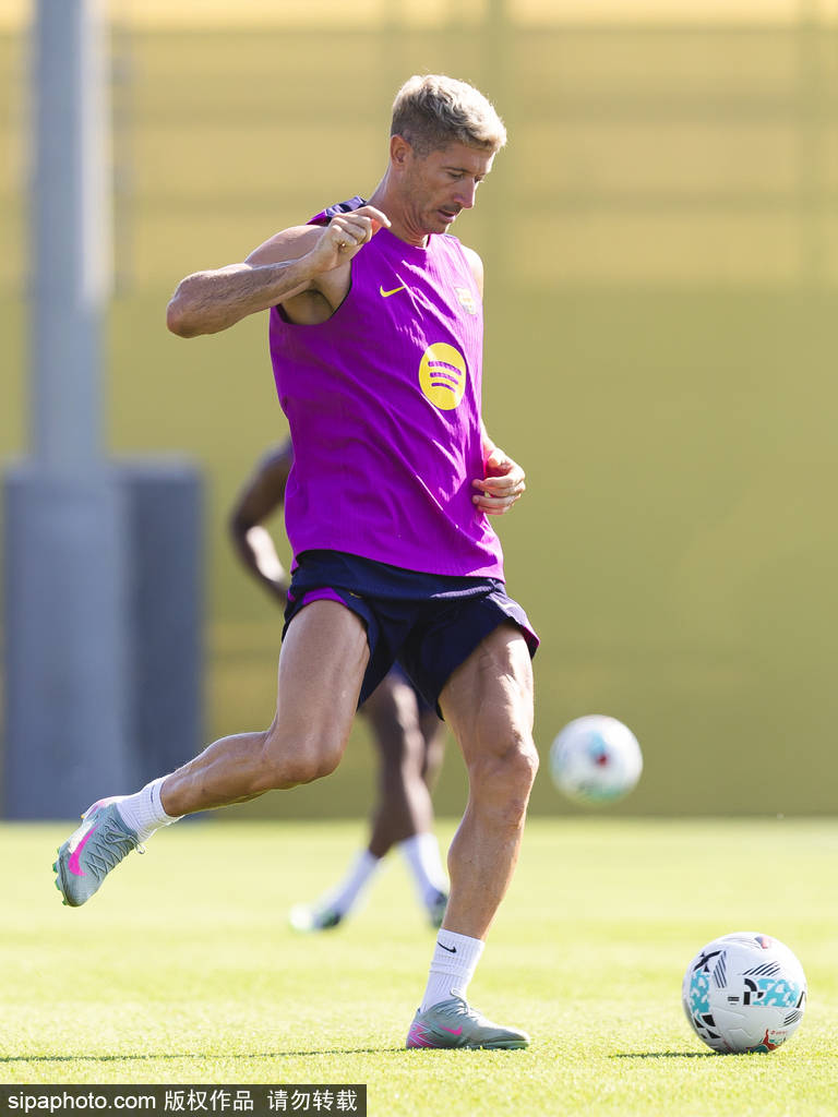 巴萨VS比利亚雷亚尔：西甲首场美国开战，迈阿密能否改变足球历史？