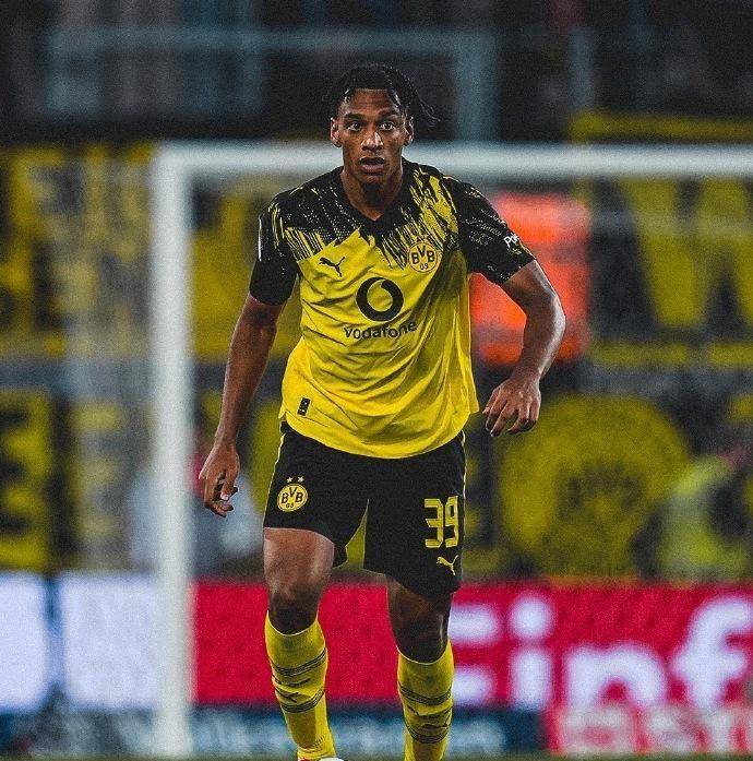 1比0险胜！多特蒙德艰难晋级德国杯，伤病判罚问题或成德甲隐患？