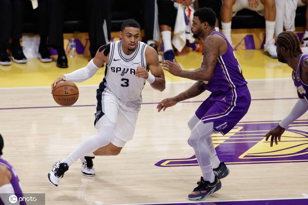 无文班却经历惊人蜕变 这一次马刺崛起终于成真了？